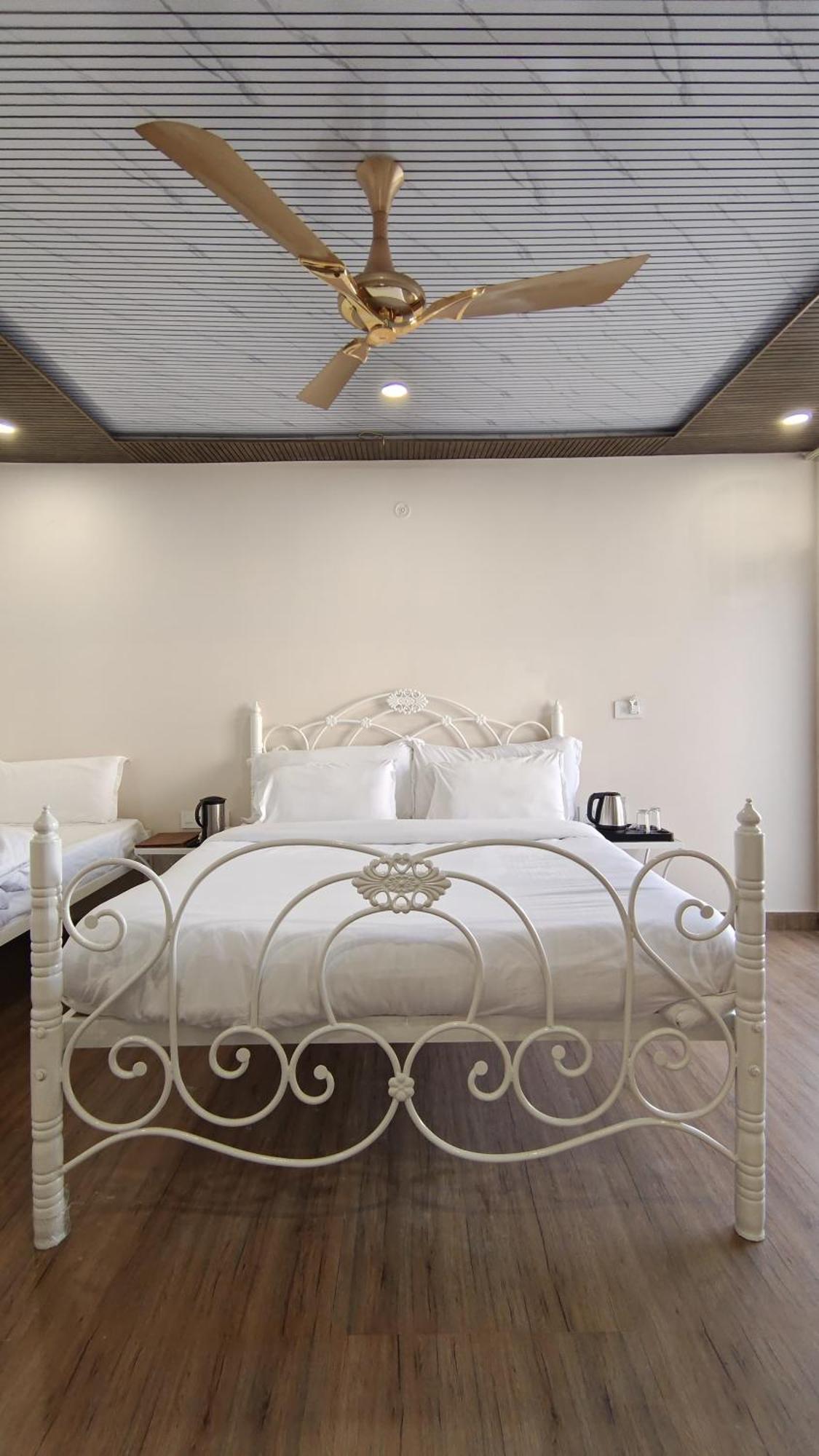 Hotel Golden Heritage Deluxe Τζαϊπούρ Εξωτερικό φωτογραφία